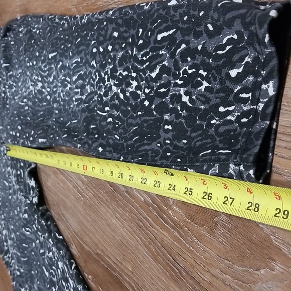 (XL) HUE Jegging Leopard Casual Stretch Contemporary Modern Everyday - Picture 6 of 9